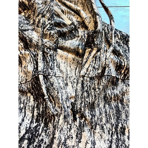 Lululemon Runbeam Hoodie long sleeve top vented Texture Twist Size 0/2? - Picture 3 of 7